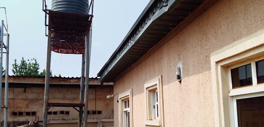 Property at 30 Gaius Idubor Street off Gapiona road GRA Benin City Edo State Property at 30 Gaius Idubor Street off Gapiona road GRA Benin City Edo State